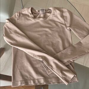 Aritzia seamless long sleeve tee